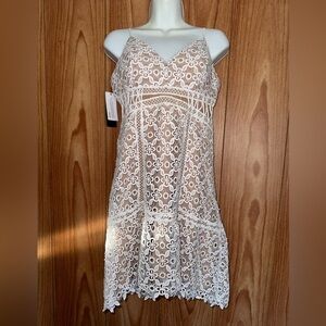 BEAUTIFUL White‎ Short Dress Guess Small
